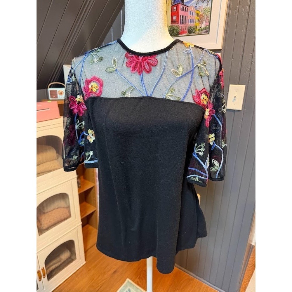 Women's Beautiful Blouse for the Office or a Night Out by Kim & Cami - Size LG